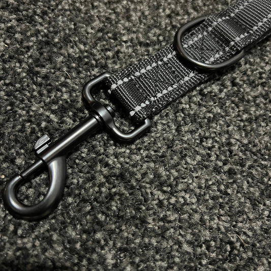 Black reflective training leash
